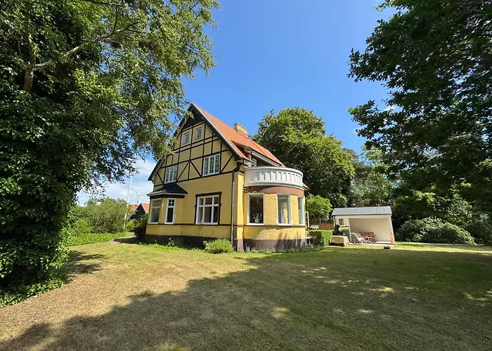 Spacious Falsterbo Villa - Garden, BBQ, Bikes